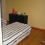 Appartement Courcelles アパート