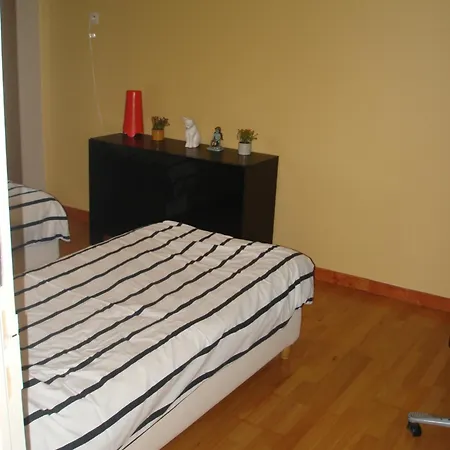 Appartement Courcelles 아파트